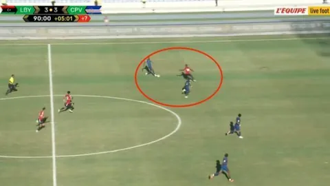 CBA积分榜新排名公布：新疆跃居第五，超越辽宁；山东稳居第三，广东降至第七。